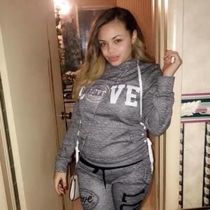 Meet your Posher, Tia